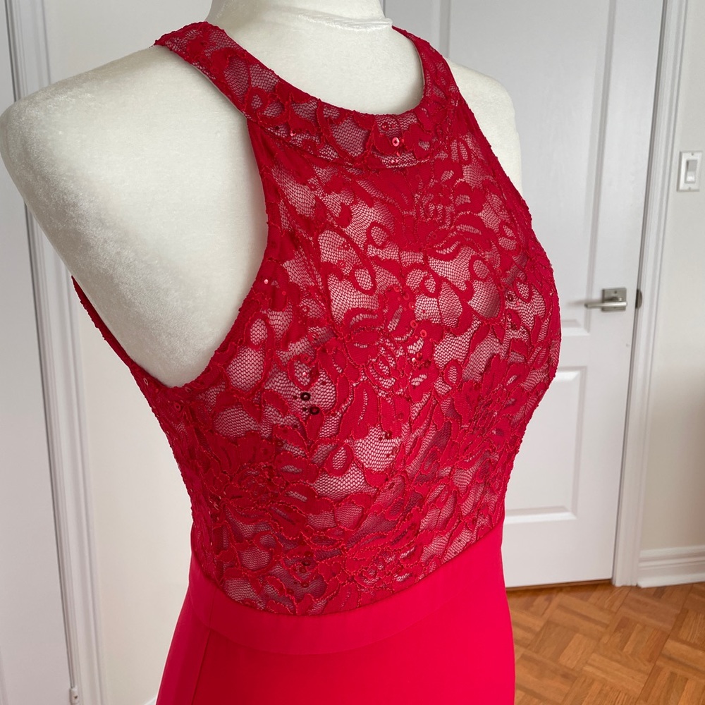 LAURA PETITE Size 4 Beautiful Red Floor-Length Dress